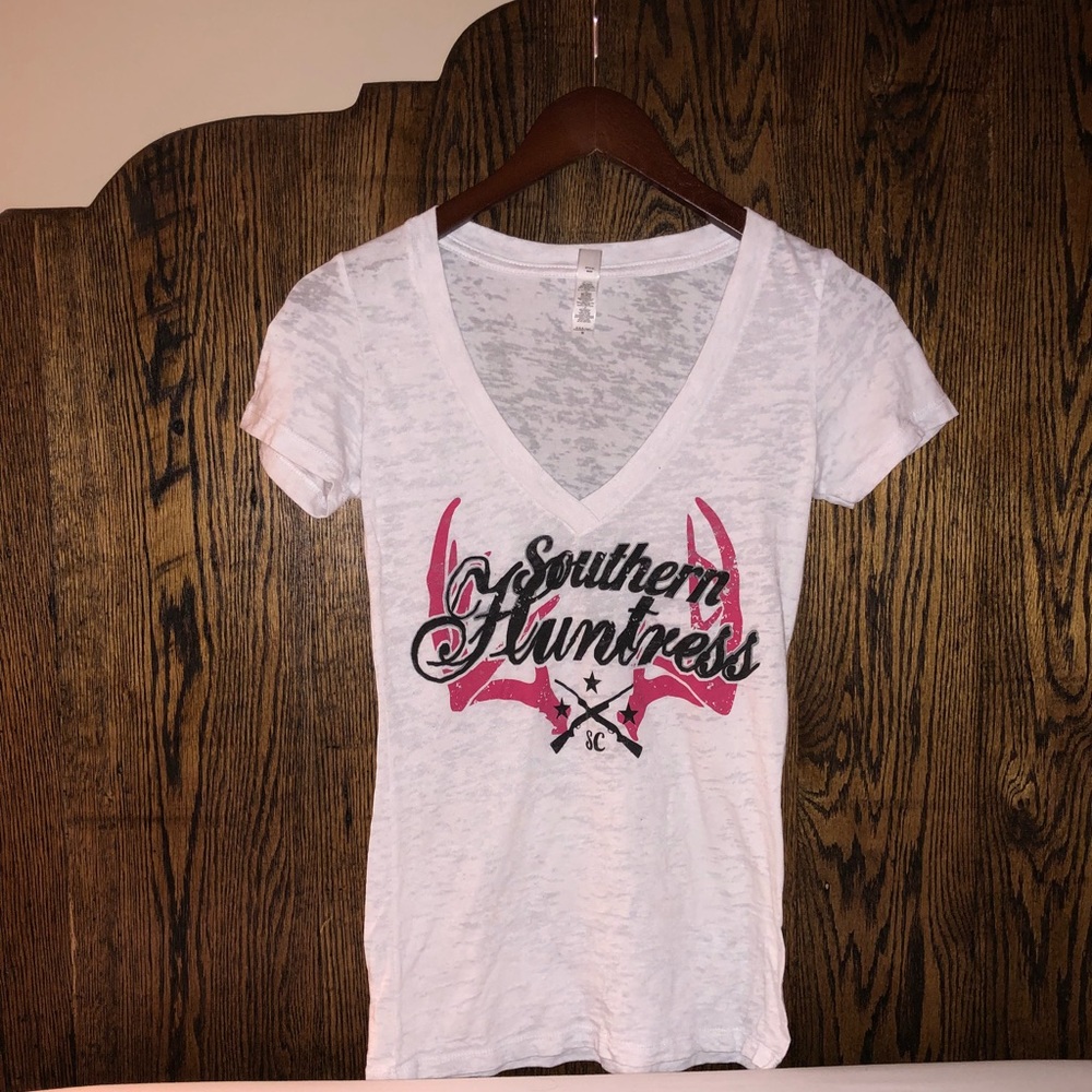 Southern Charm Tee - Southern Huntress
